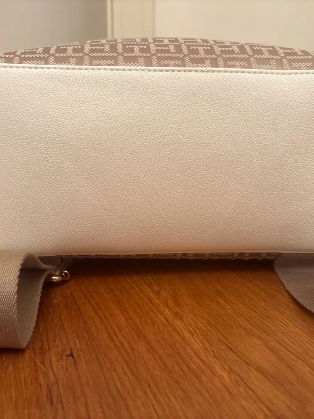 Tommy Hilfiger Crossbody/Shoulder Bag – Brand New with Tags